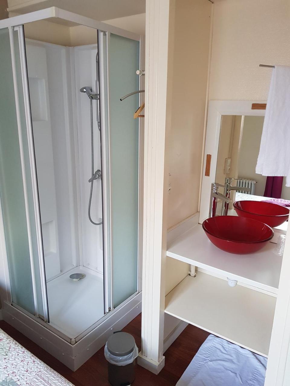 Hotel Des Voyageurs Mayenne Eksteriør billede
