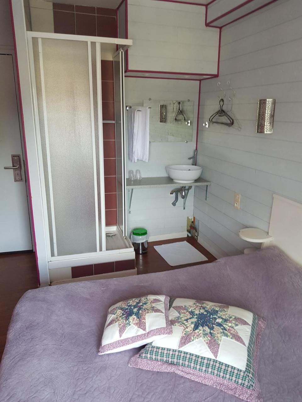 Hotel Des Voyageurs Mayenne Eksteriør billede
